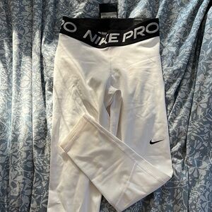 NWT Nike pro tight fit crop length